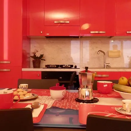 House Rouge By Holiday World *